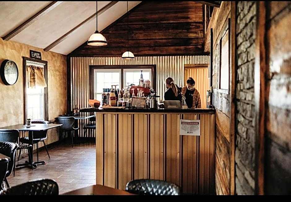 Big Horse Inn and Suites