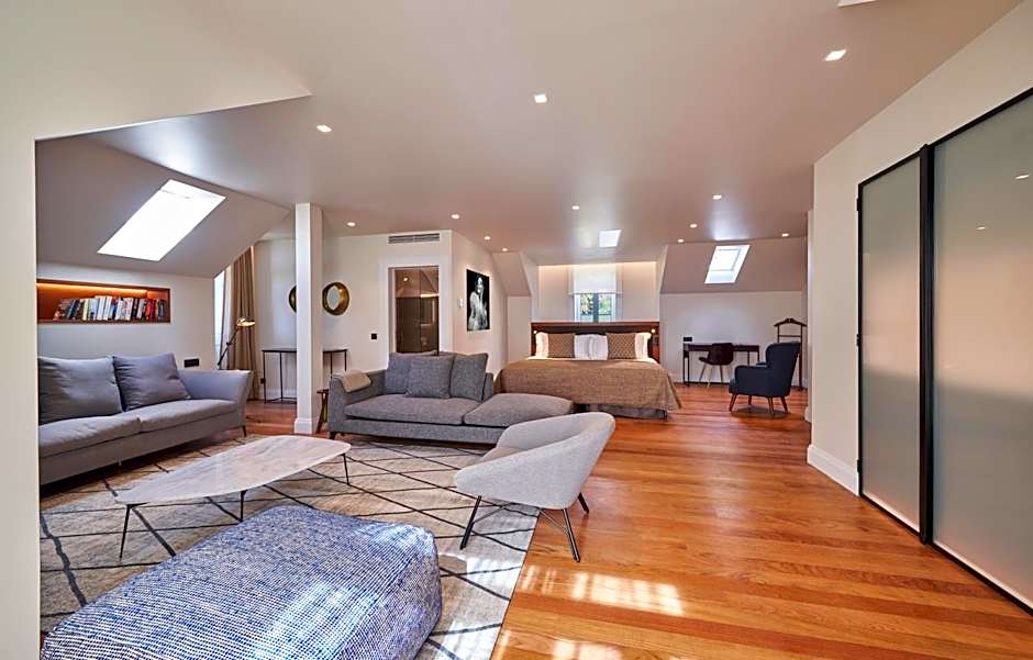 Les Suites at Cliff Bay Portobay