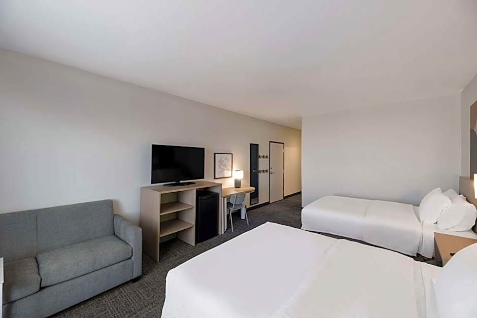 Spark by Hilton Midland South