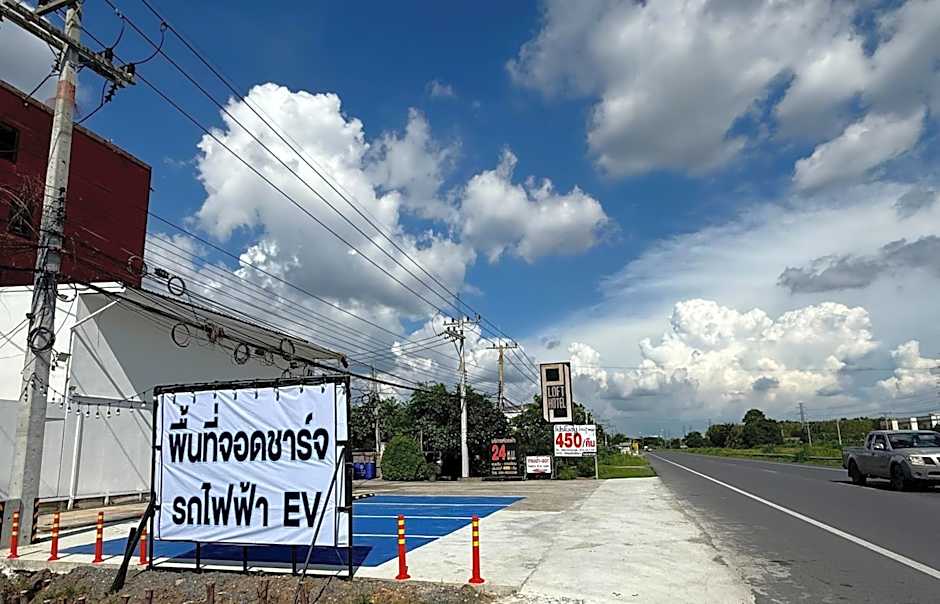 PJ Loft Hotel EV Station Lopburi