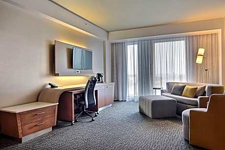 Executive Suite, 1 Bedroom (2 Queen Beds and 1 Twin Sofa Bed)