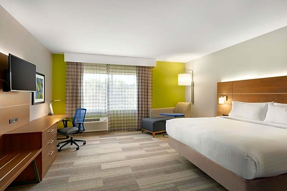 Holiday Inn Express & Suites Salisbury by IHG