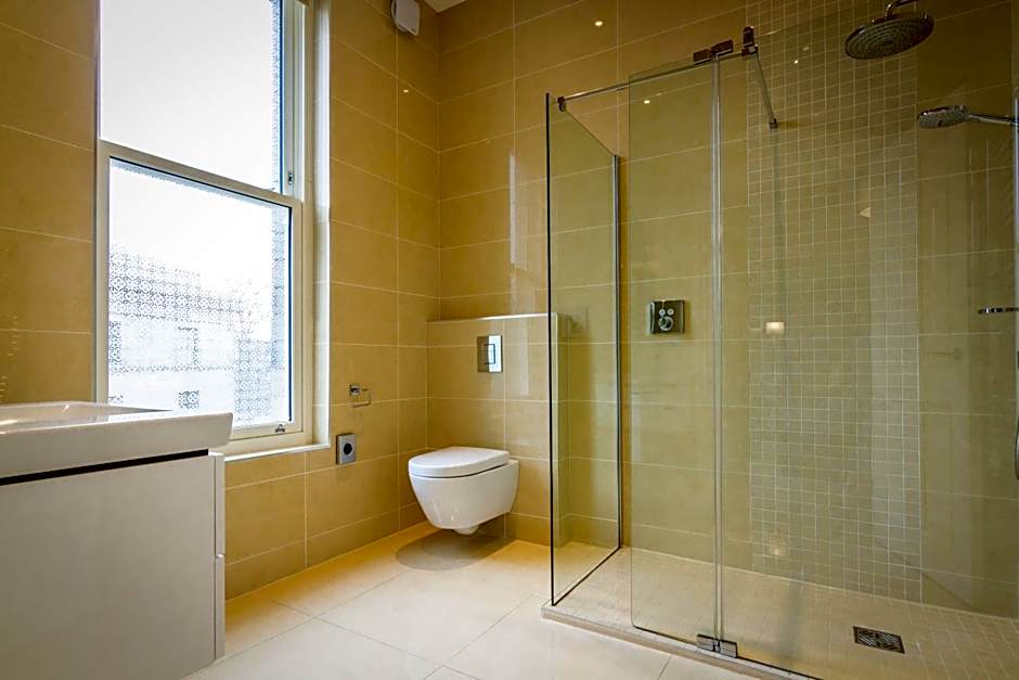 White Hart Hotel & Apartments