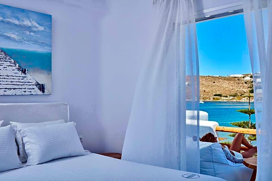 Mykonos Waves Hotel