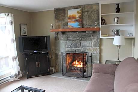 One-Bedroom Apartment with King Bed