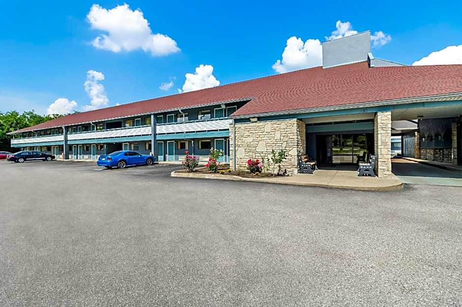Super 8 by Wyndham Cincinnati/Springdale OH