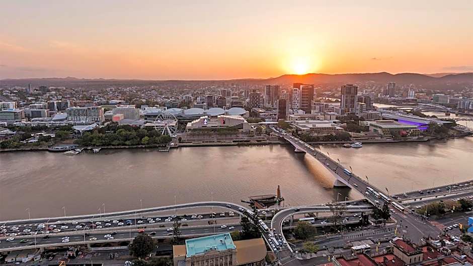 Oaks Brisbane Casino Tower Suites
