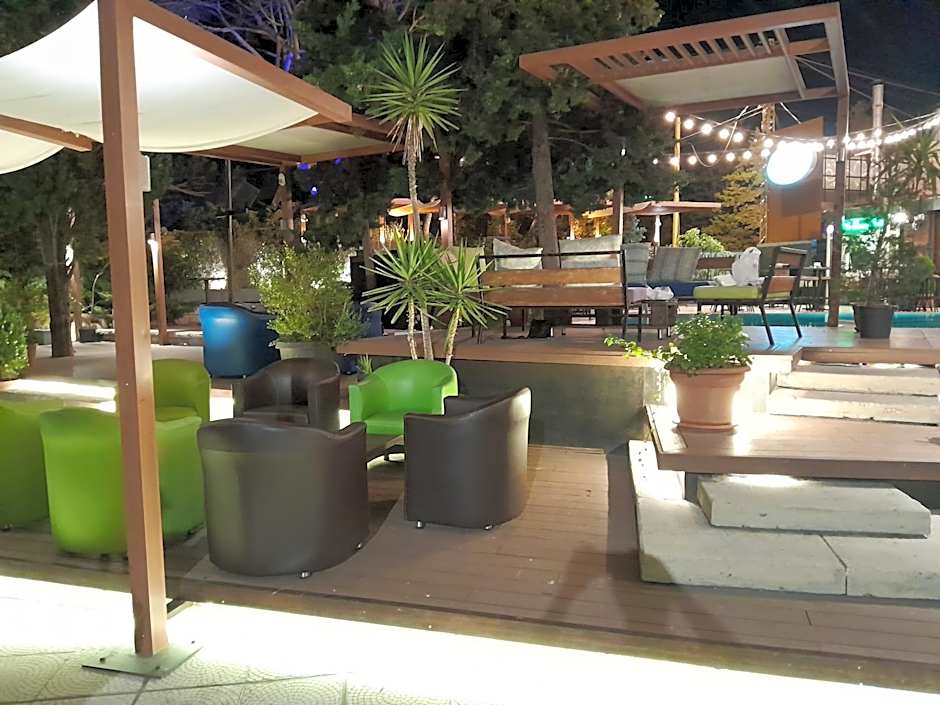 GARDEN HOTEL