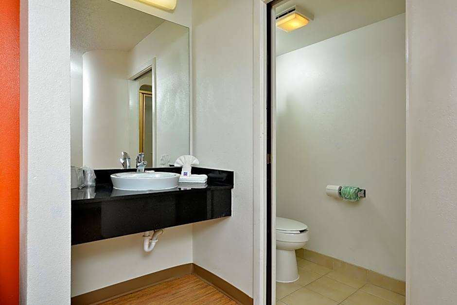 Motel 6-Plano, TX - West - Frisco