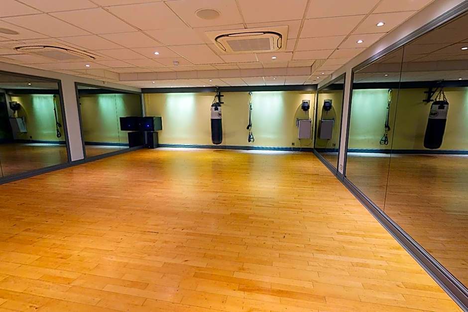 Village Hotel Manchester Hyde