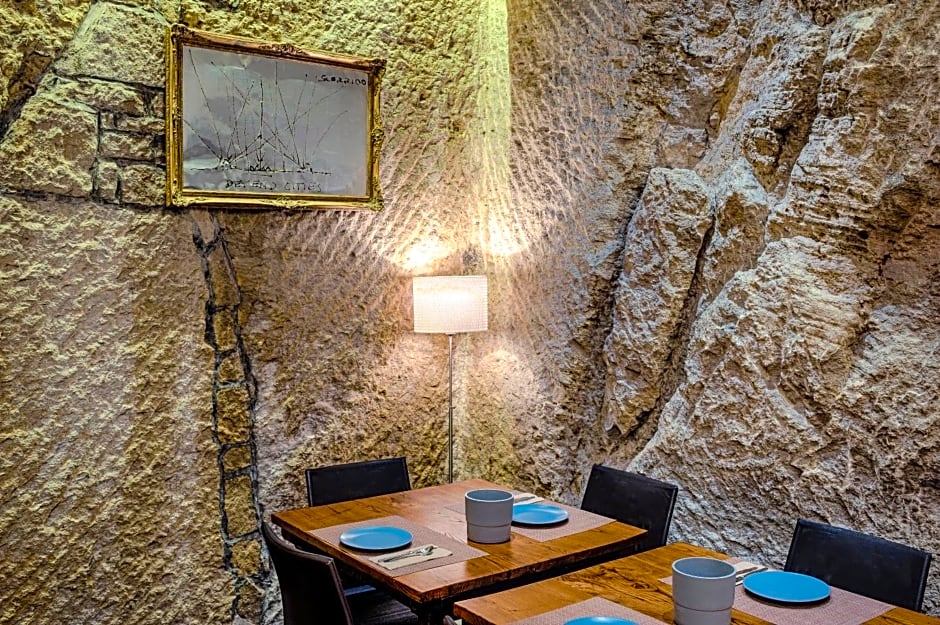 La Grotta Hotel