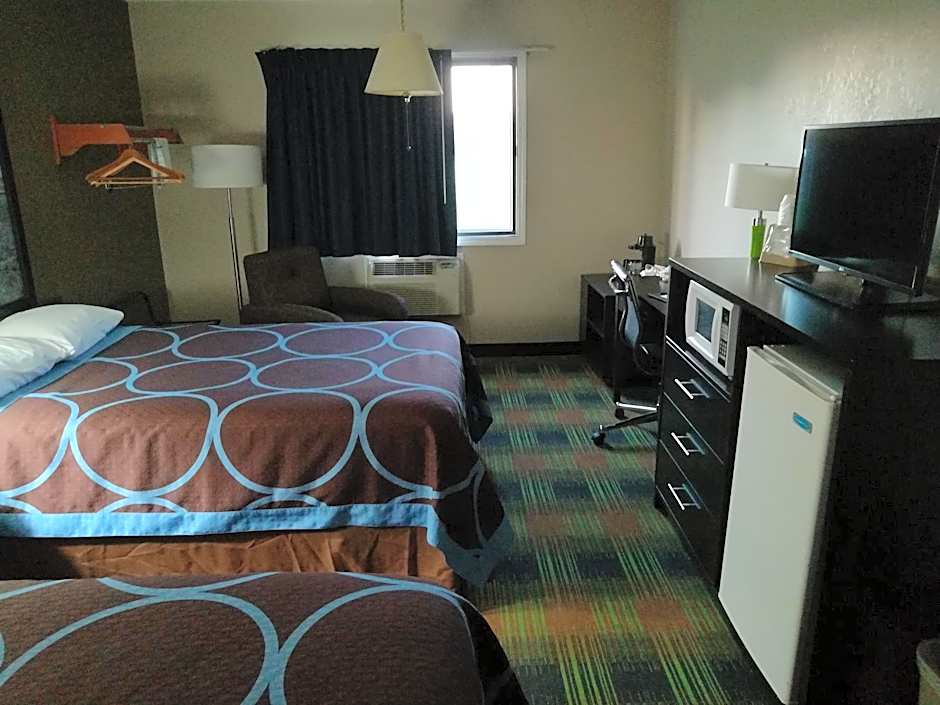 Super 8 by Wyndham Keokuk
