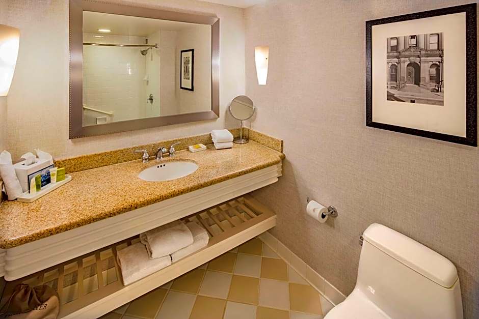 Hilton Philadelphia at Penns Landing