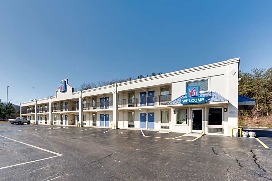 Motel 6 Kingston