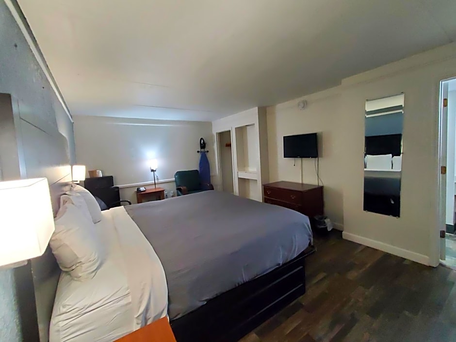 Budget Host Inn- Medical Center