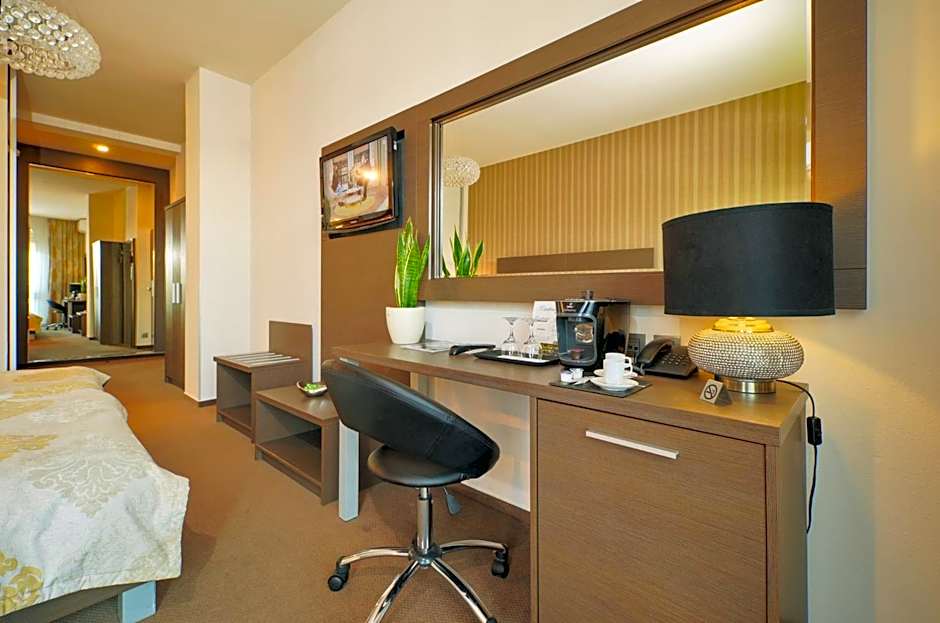 HOTEL CENTRUM with free parking