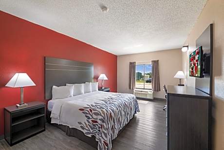 Red Roof Inn & Suites Austin East - Manor