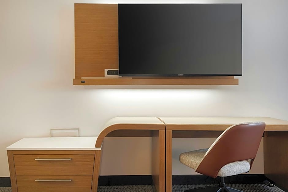 Courtyard by Marriott Redwood City