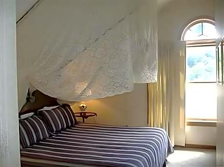 Sturbridge Country Inn