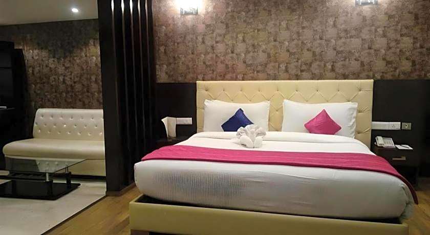 Hotel Signature Grand