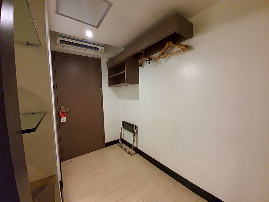 Clover City Center Plus Hotel