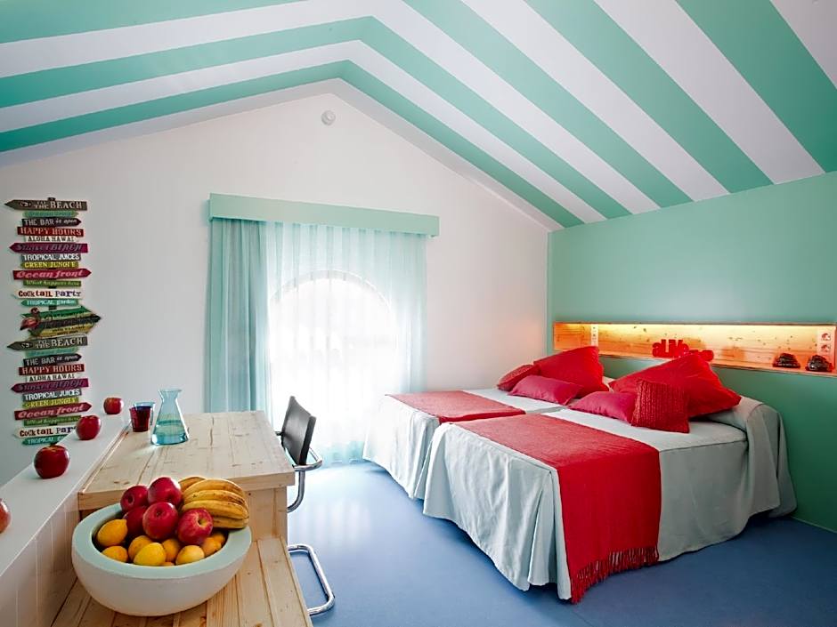 Amistat Beach Hostel