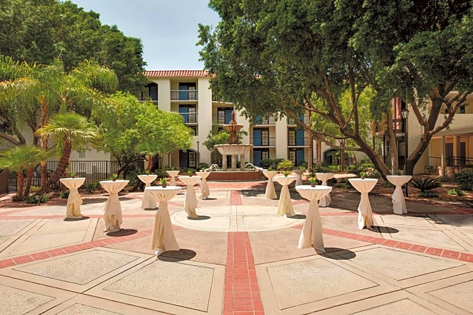 Embassy Suites by Hilton Scottsdale Resort