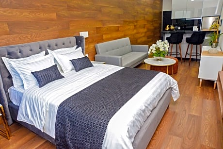 Superior Studio 1 Queen Bed Non-Smoking