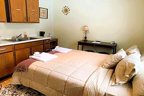 Queen Bed Riverfront