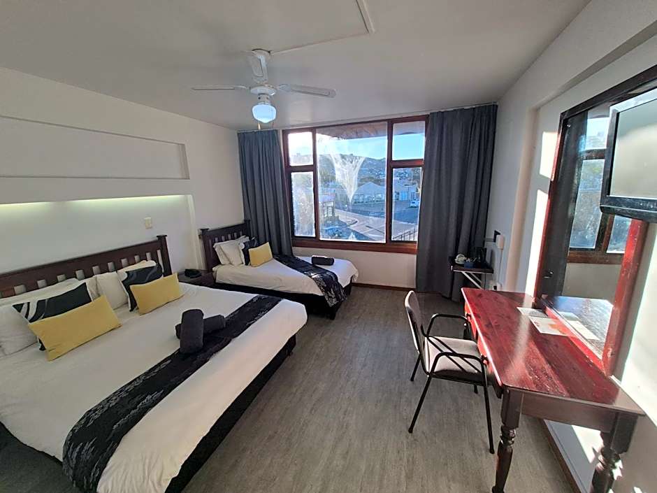 Hoedjiesbaai Hotel