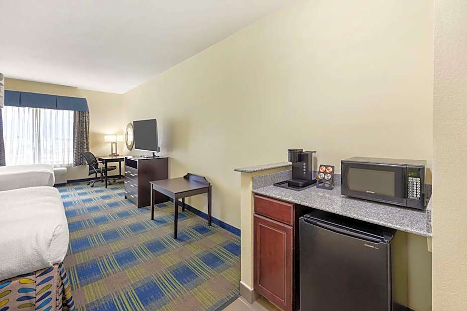 Best Western Plus Pratt