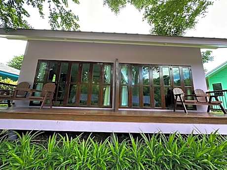 Mango house riverside with breakfast