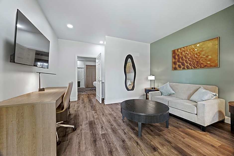 University Park Inn & Suites, an Ascend Collection Hotel