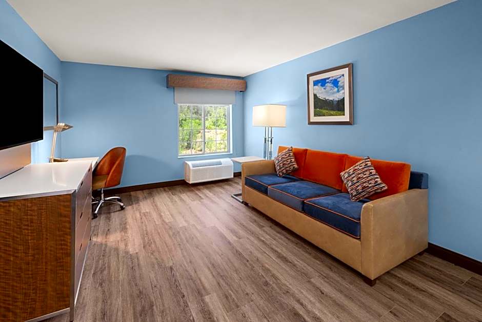 La Quinta Inn & Suites by Wyndham Ruidoso Downs