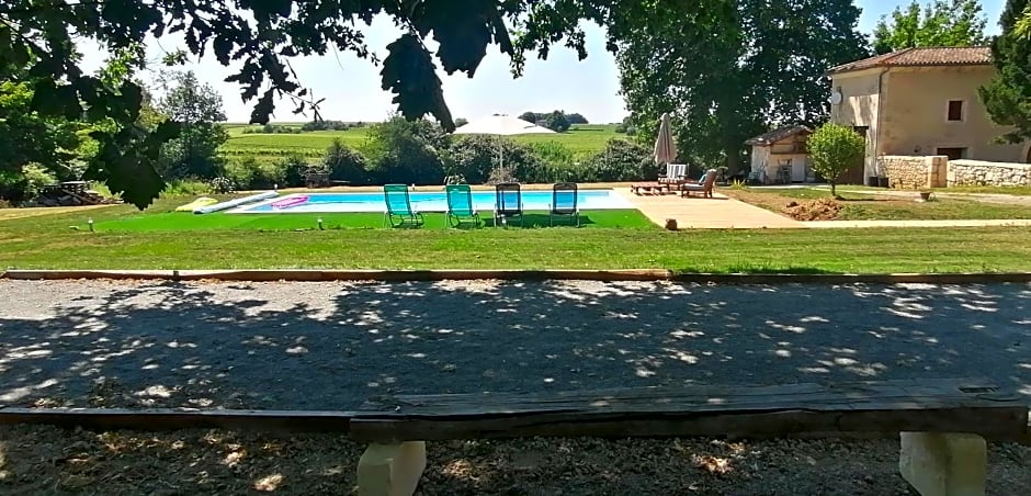 Domaine de Gaïa, Piscine, Pétanque, Ping Pong, proche Saint-Emilion