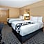 La Quinta Inn & Suites by Wyndham West Palm Beach Airport