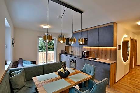 Three-Bedroom Deluxe Apartment