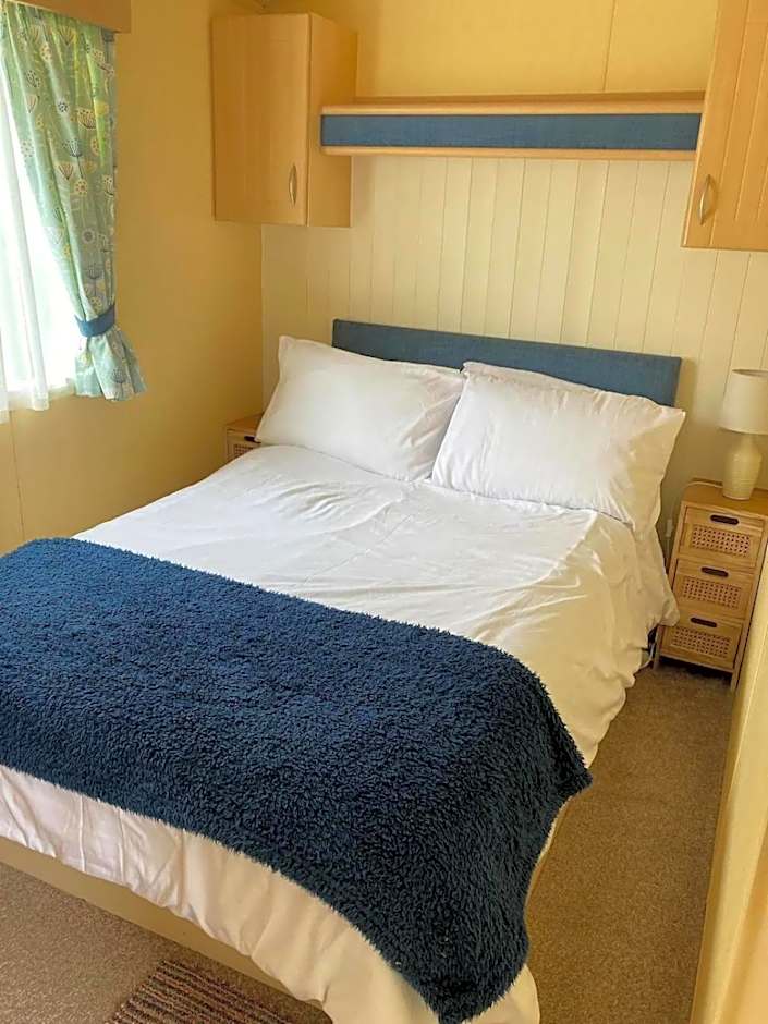 Cosy 2 bed pet friendly holiday home Crantock Nr Newquay