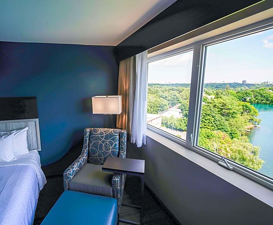 Best Western Plus Chocolate Lake Hotel