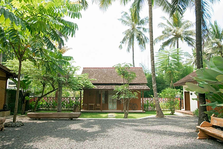LAYANA FARMSTAY