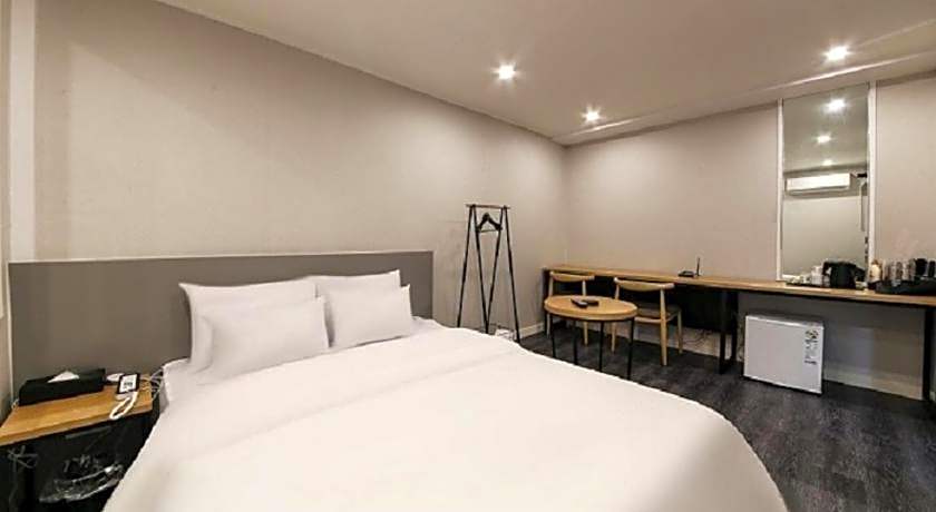 Gamdong Hotel