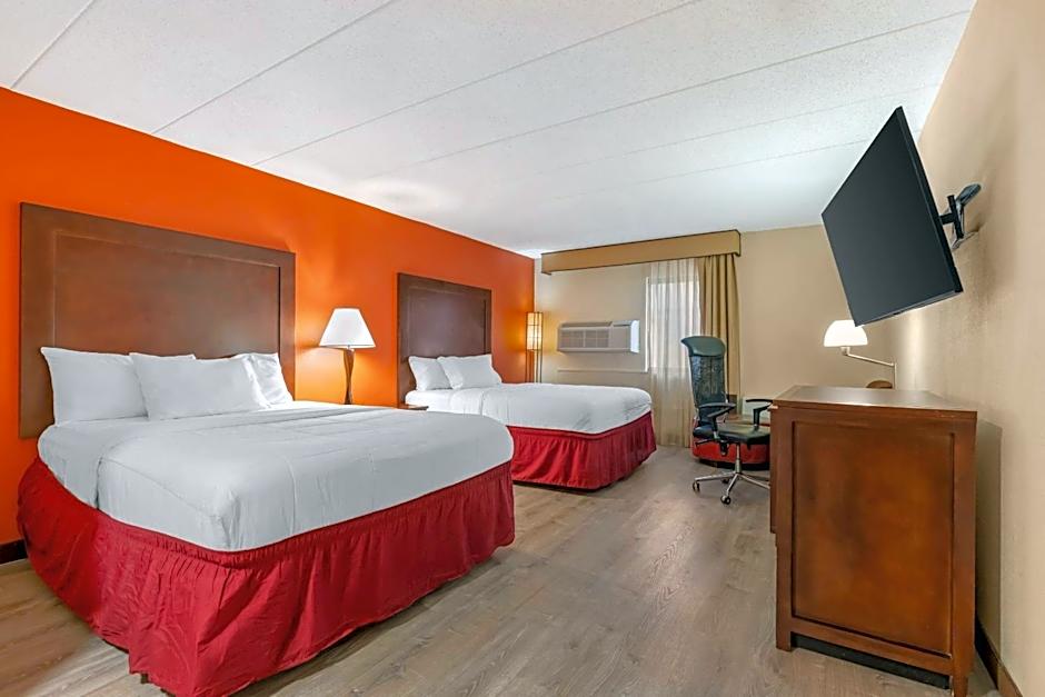 Clarion Hotel & Conference Center Lansing West