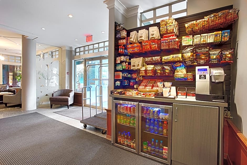 Pinnacle Hotel Whistler