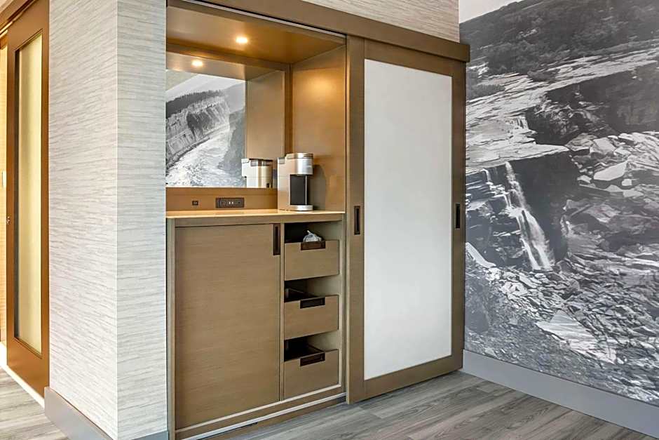 Cambria Hotel Niagara Falls