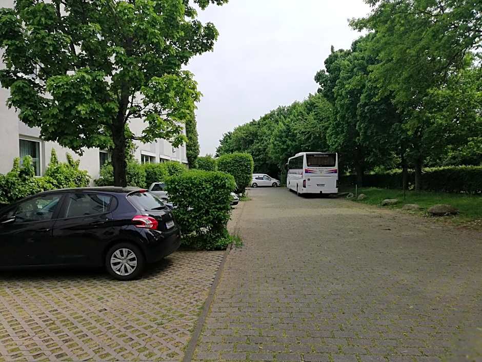 Arthotel Ambassador Wiesbaden - FREE PARKING