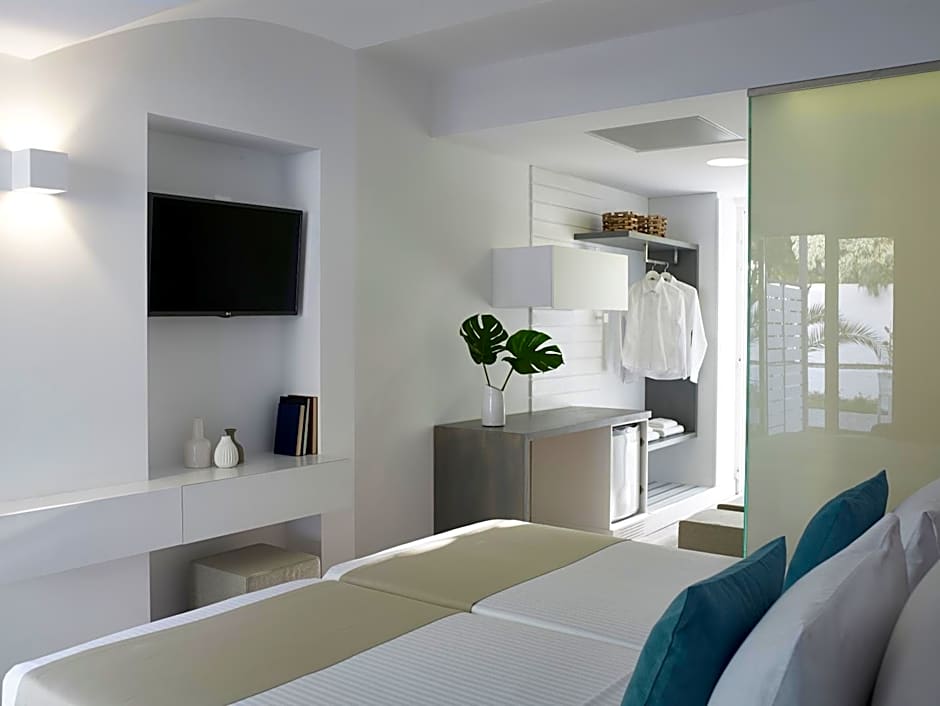 Kouros Seasight Hotel