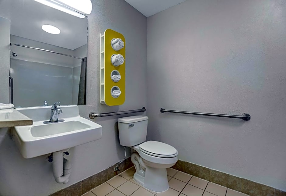 Motel 6-Raleigh, NC - North