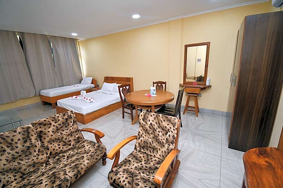 Reef Holiday Apartments