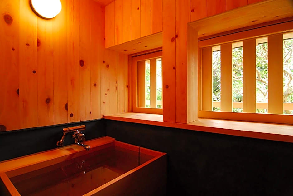 AKARI et KAORI formerly Taizanso