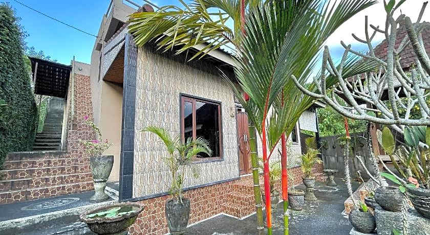 Mongan Homestay Beside The Belulang Hot Spring